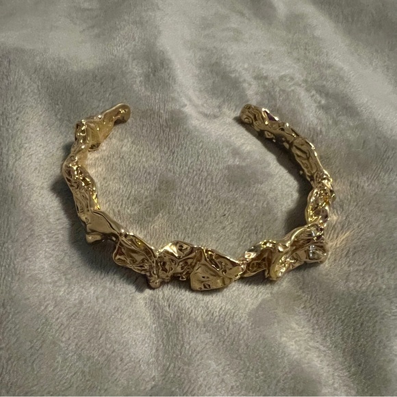 (24 K GOLD PLATING) The EMERY BRACELET Designed by Amber Sceats - Picture 8 of 8